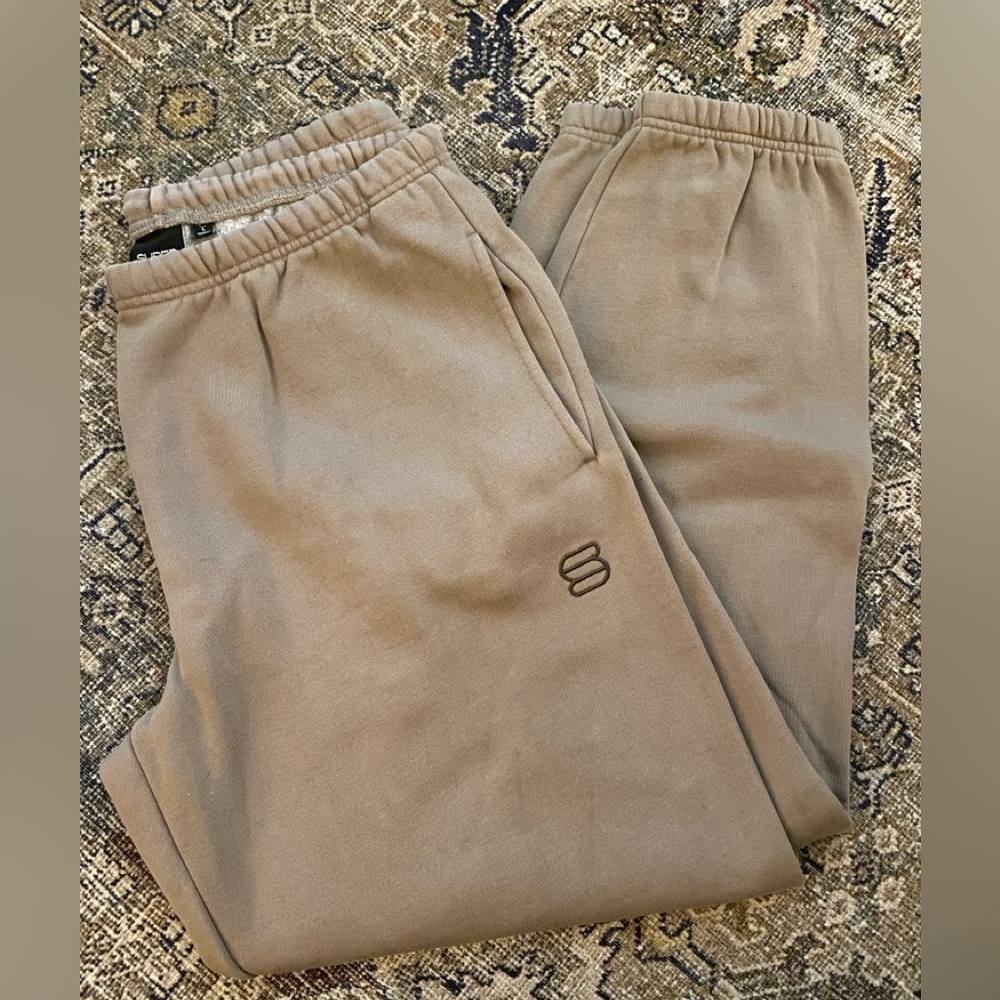 Aritzia Superworld Sweatpants